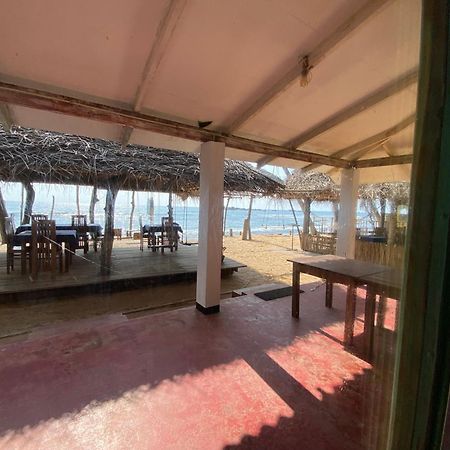 Sapphire Blue Hotel Hikkaduwa Bagian luar foto