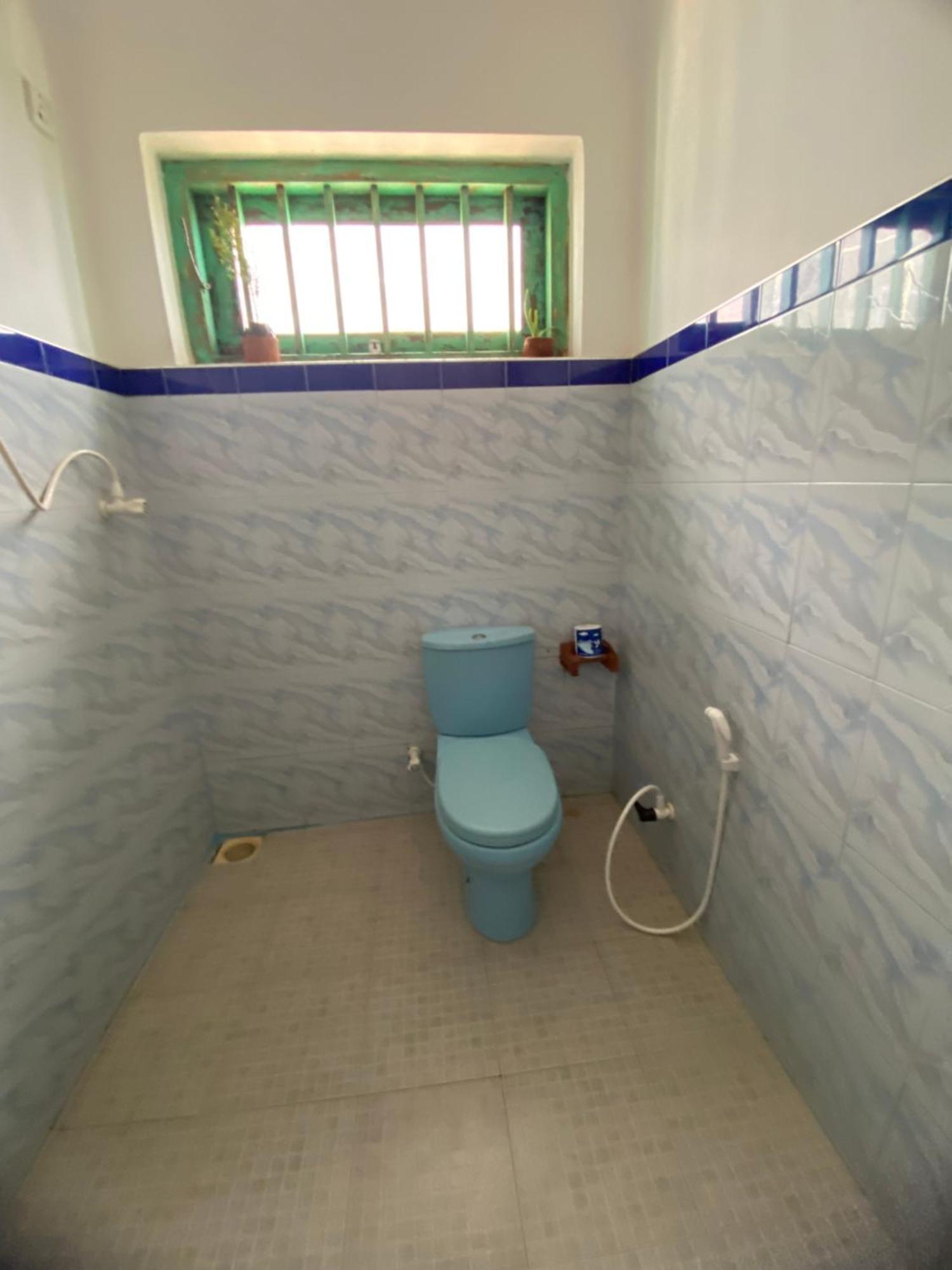 Sapphire Blue Hotel Hikkaduwa Bagian luar foto